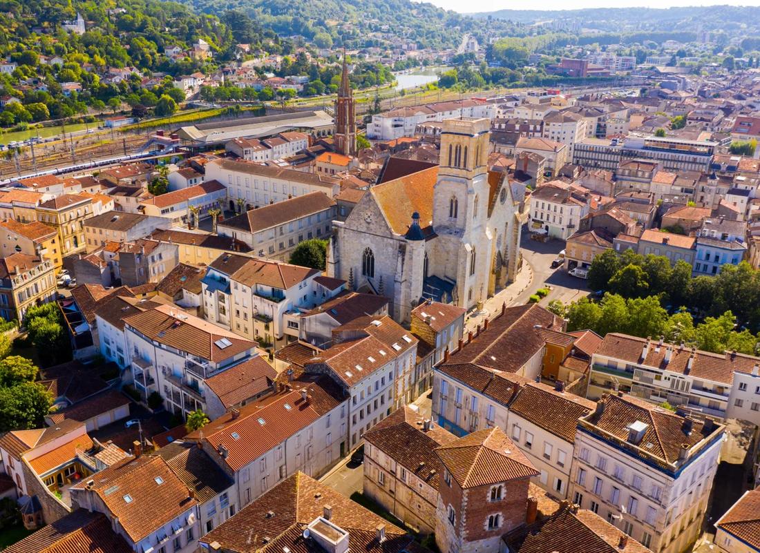 Vue aérienne d'Agen, ville d'implantation du taxi conventionné